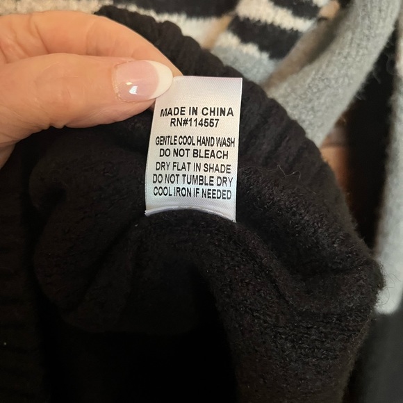 THML KELLY COLOR BLOCK DETAILED SWEATER ~ SIZE MEDIUM ~ NWOT - Picture 8 of 8